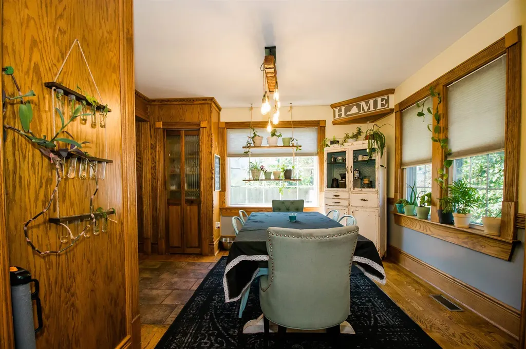 212 Stuart Avenue N Elkton VA 22827