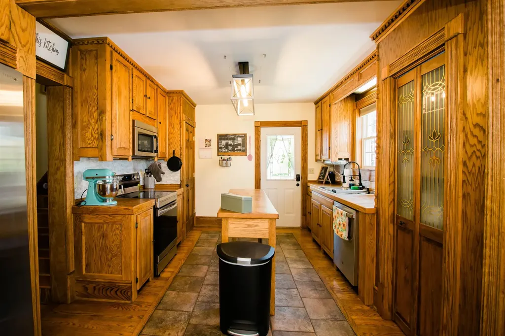 212 Stuart Avenue N Elkton VA 22827