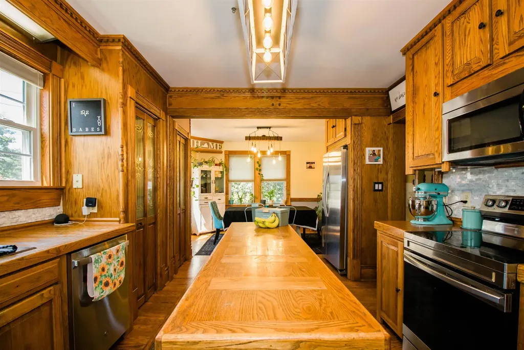 212 Stuart Avenue N Elkton VA 22827