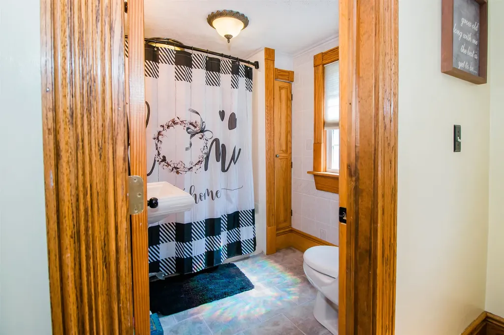 212 Stuart Avenue N Elkton VA 22827