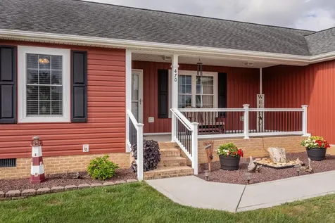 470 Coyote Run Broadway VA 22815