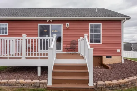 470 Coyote Run Broadway VA 22815