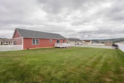 470 Coyote Run Broadway VA 22815