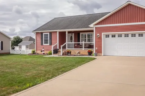 470 Coyote Run Broadway VA 22815