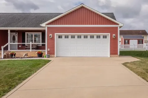 470 Coyote Run Broadway VA 22815