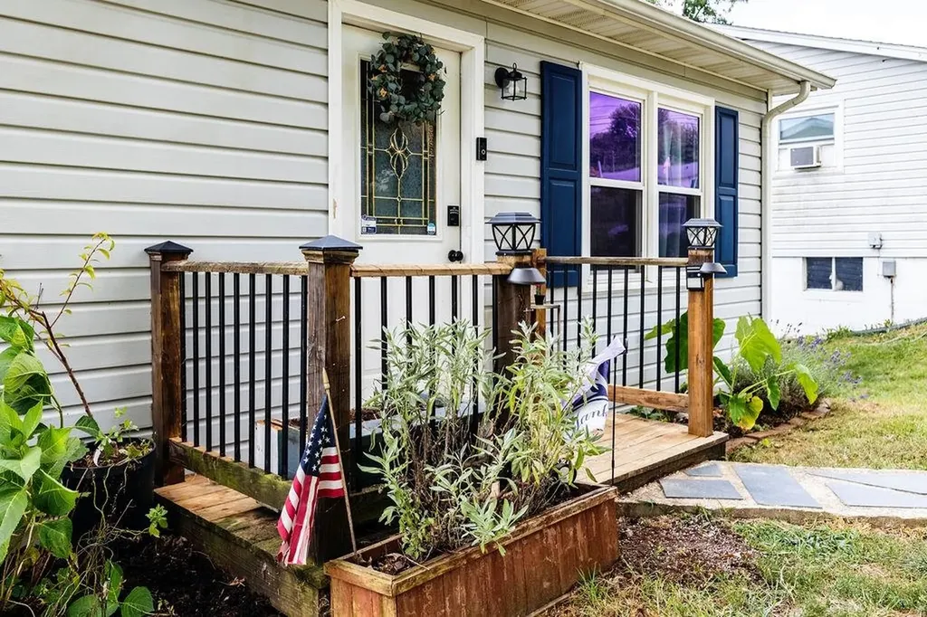 54 Beverley Street Verona VA 24482