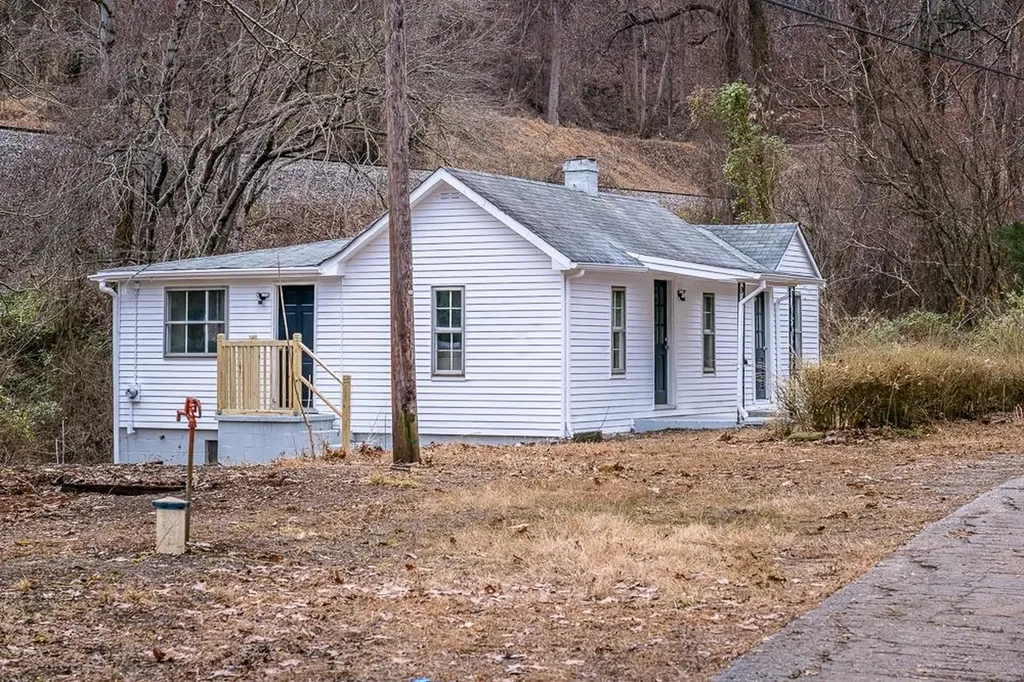 1121 Monacan Trail Road Charlottesville VA 22903