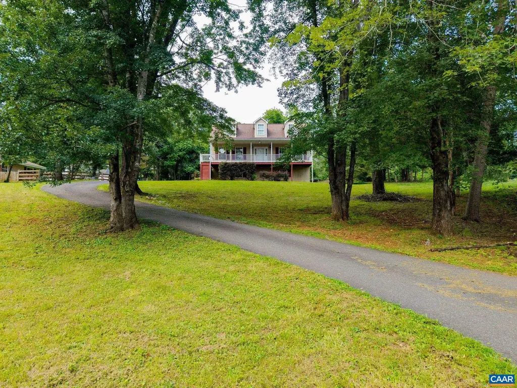 497 Sunset Drive Stanardsville VA 22973