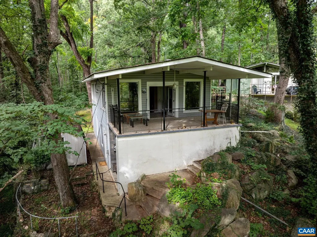 58 Iris Lane Louisa VA 23093