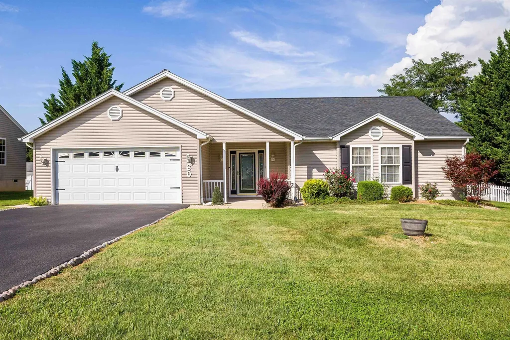 60 Carrollton Court Weyers Cave VA 24486