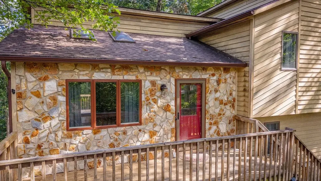 452 Passage Lane Mcgaheysville VA 22840