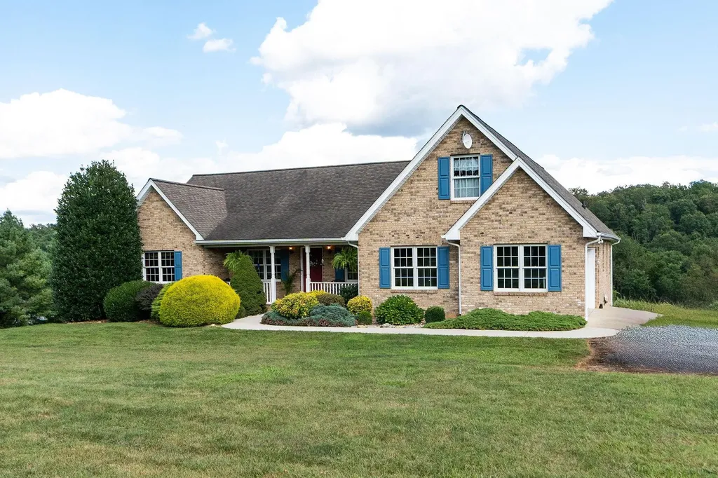 137 Belle Vista Drive Staunton VA 24401