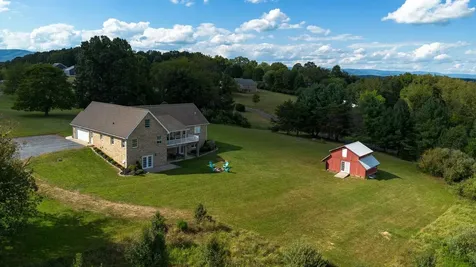 137 Belle Vista Drive Staunton VA 24401