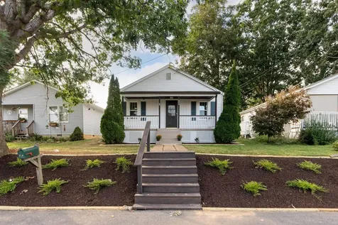 404 F Street Staunton VA 24401