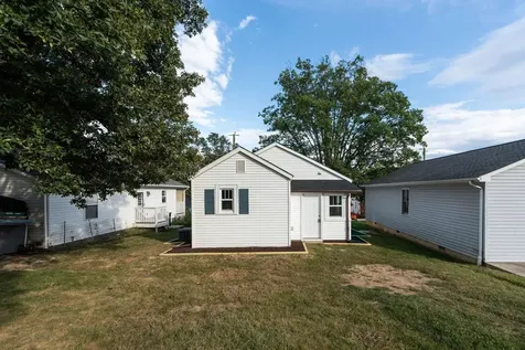 404 F Street Staunton VA 24401