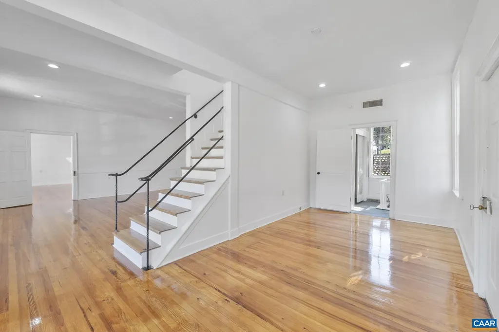 622 Front Street Lovingston VA 22949