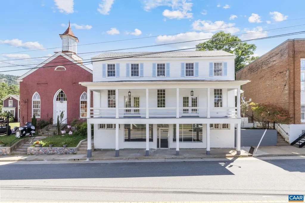 622 Front Street Lovingston VA 22949