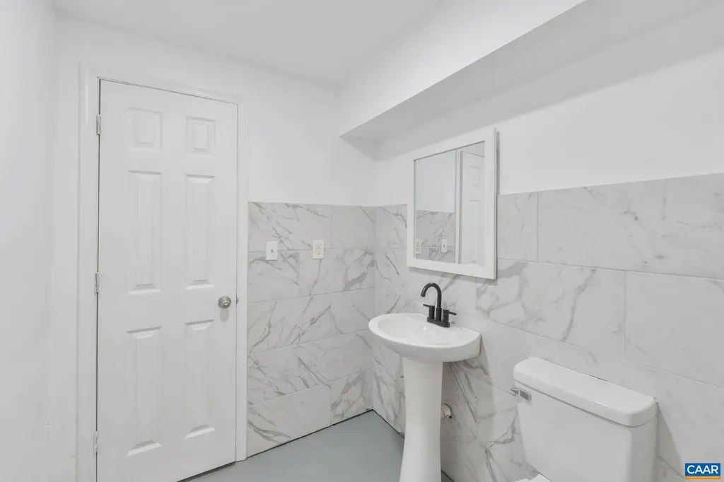 622 Front Street Lovingston VA 22949