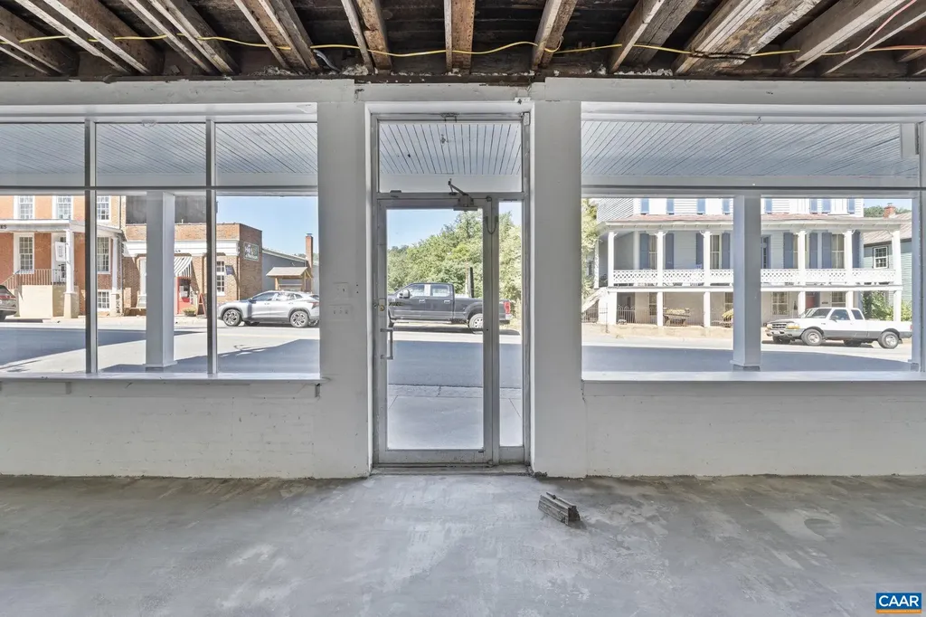 622 Front Street Lovingston VA 22949