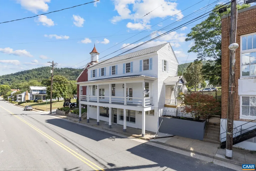 622 Front Street Lovingston VA 22949