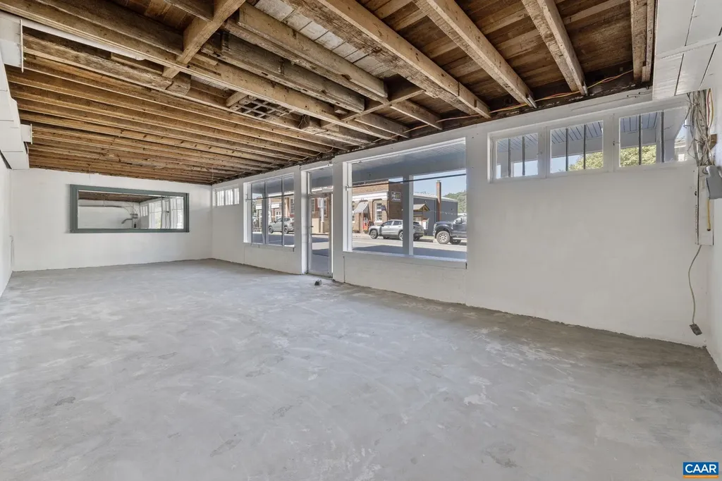 622 Front Street Lovingston VA 22949