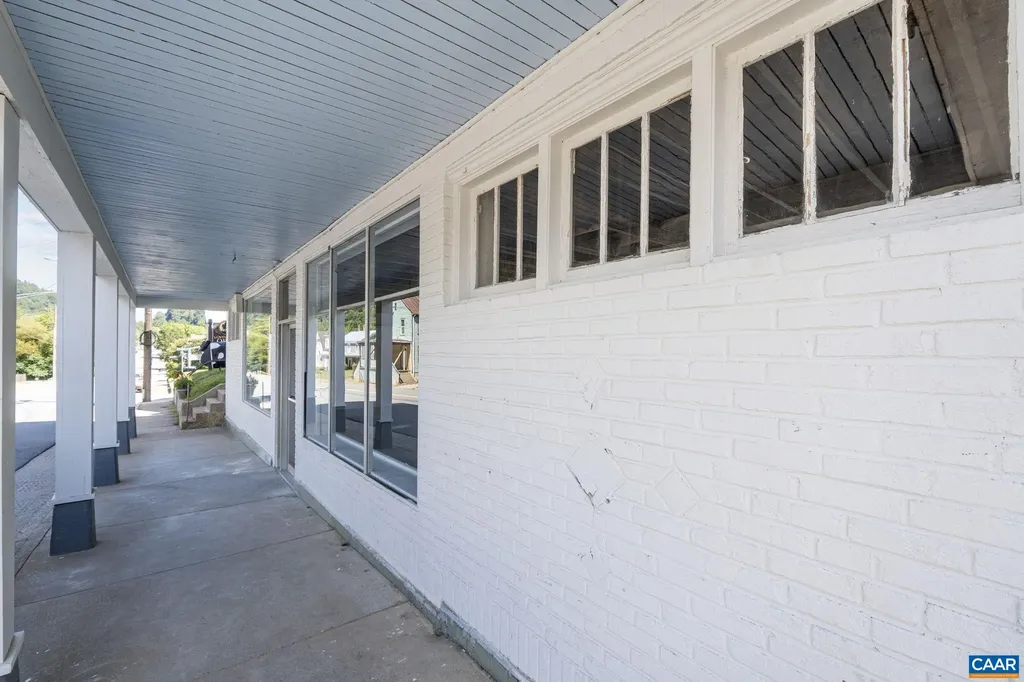 622 Front Street Lovingston VA 22949