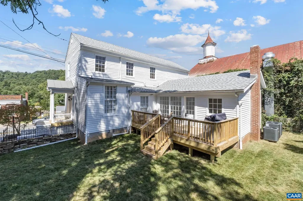 622 Front Street Lovingston VA 22949