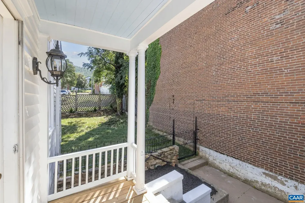 622 Front Street Lovingston VA 22949