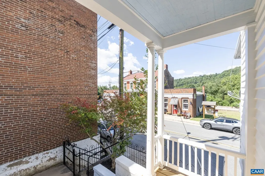 622 Front Street Lovingston VA 22949