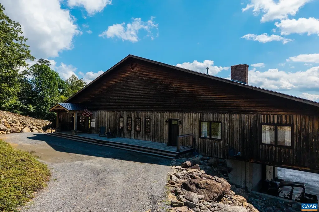 1376 Wyatt Mountain Road Dyke VA 22935