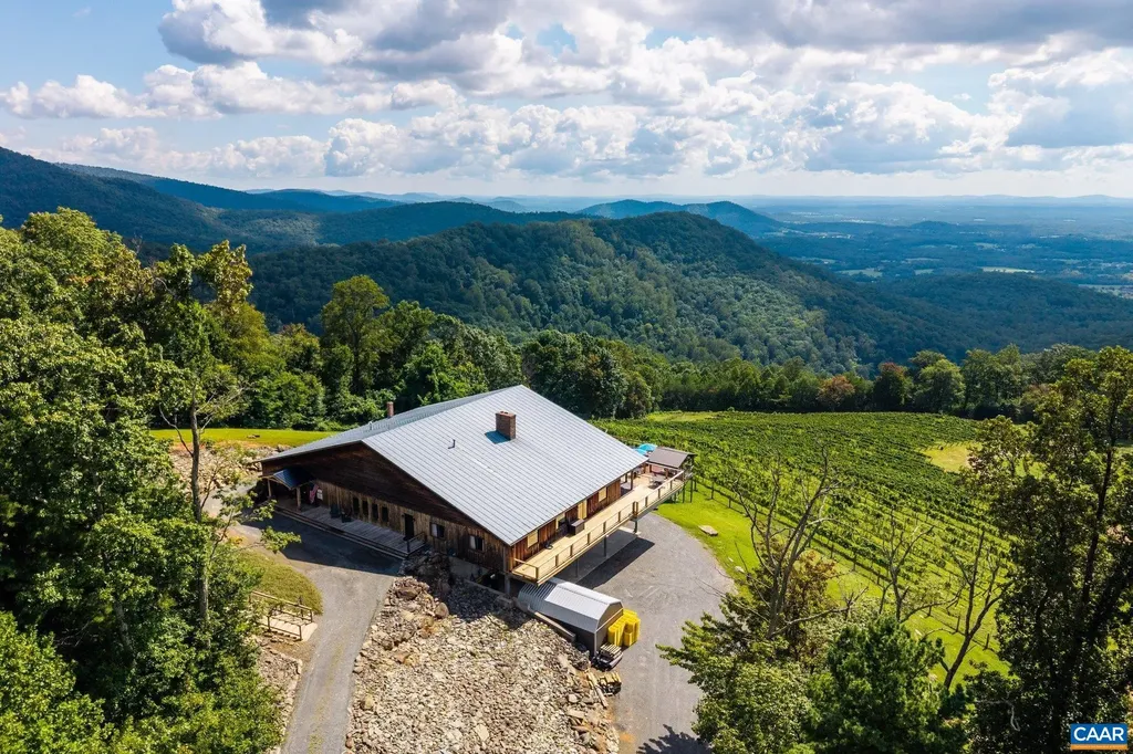 1376 Wyatt Mountain Road Dyke VA 22935