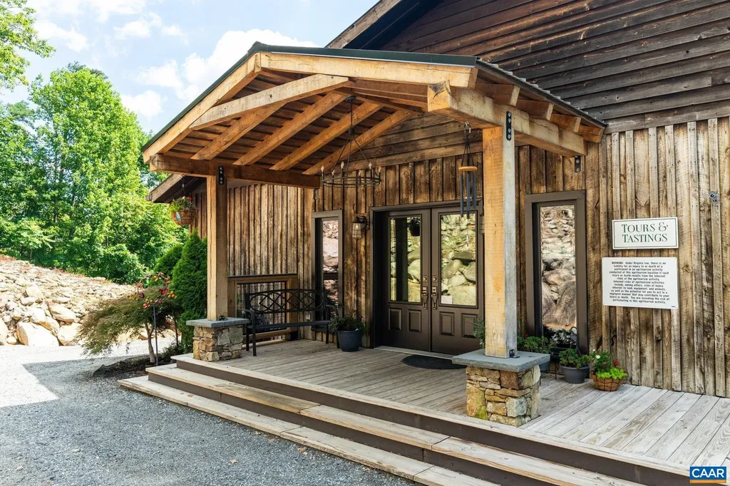 1376 Wyatt Mountain Road Dyke VA 22935