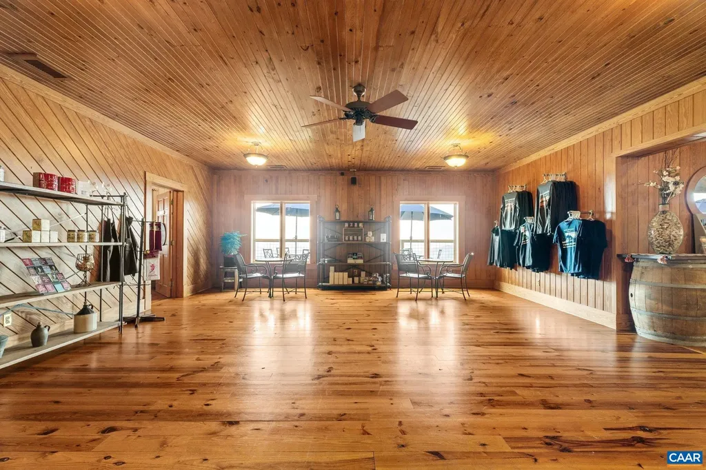 1376 Wyatt Mountain Road Dyke VA 22935