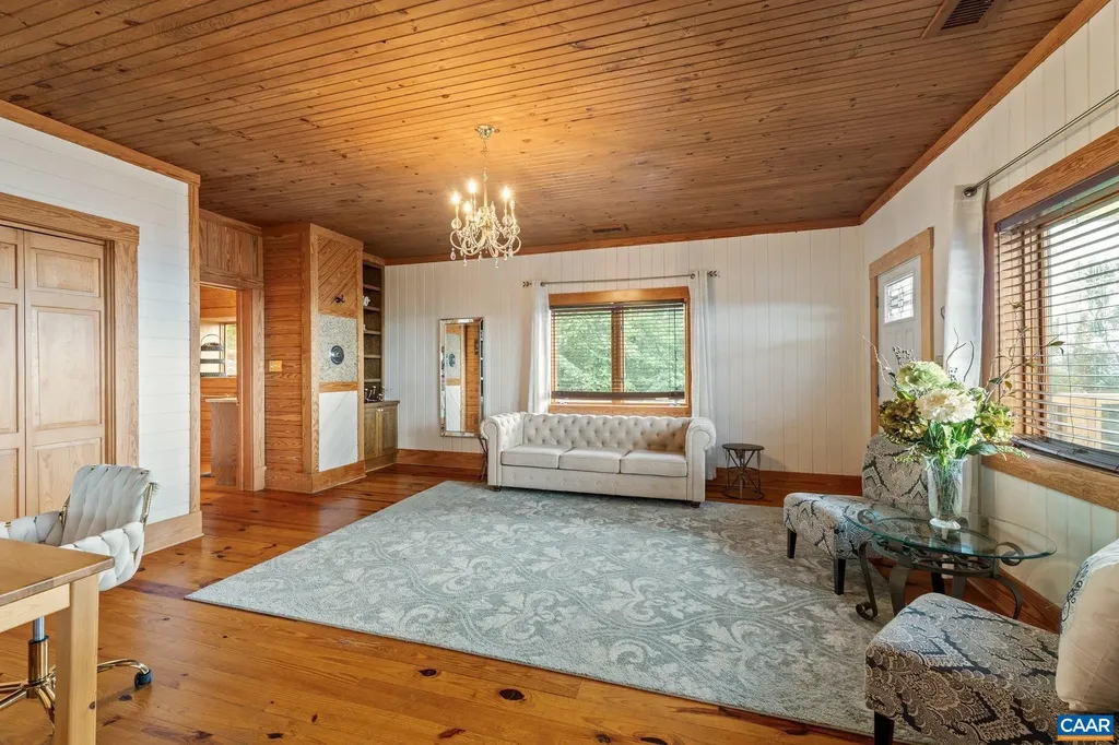 1376 Wyatt Mountain Road Dyke VA 22935