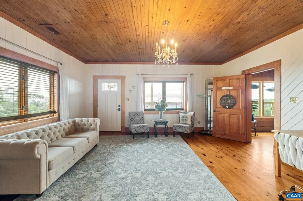 1376 Wyatt Mountain Road Dyke VA 22935