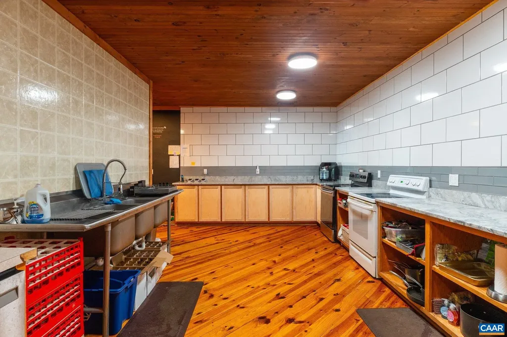 1376 Wyatt Mountain Road Dyke VA 22935