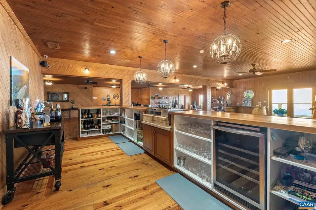 1376 Wyatt Mountain Road Dyke VA 22935