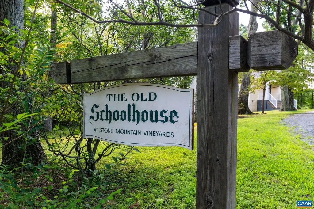 1376 Wyatt Mountain Road Dyke VA 22935