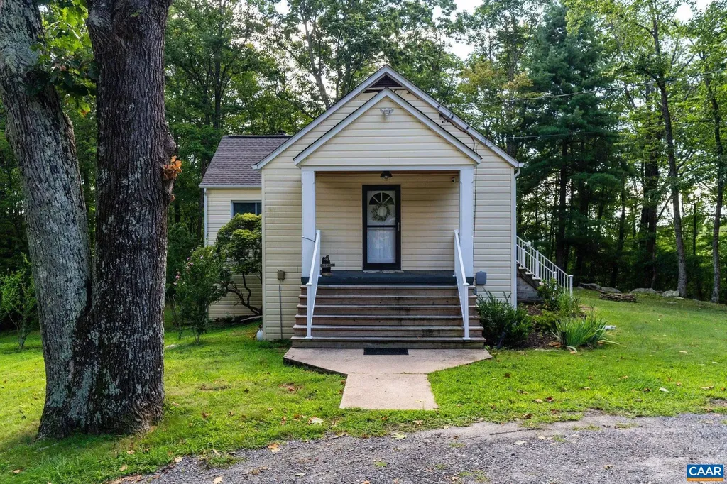 1376 Wyatt Mountain Road Dyke VA 22935