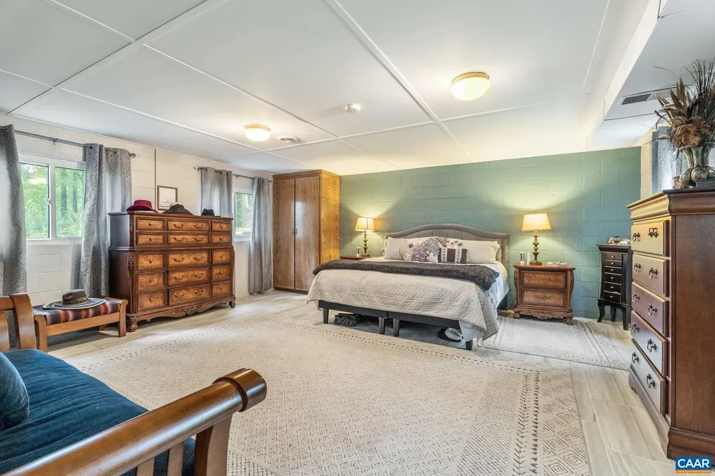 1376 Wyatt Mountain Road Dyke VA 22935