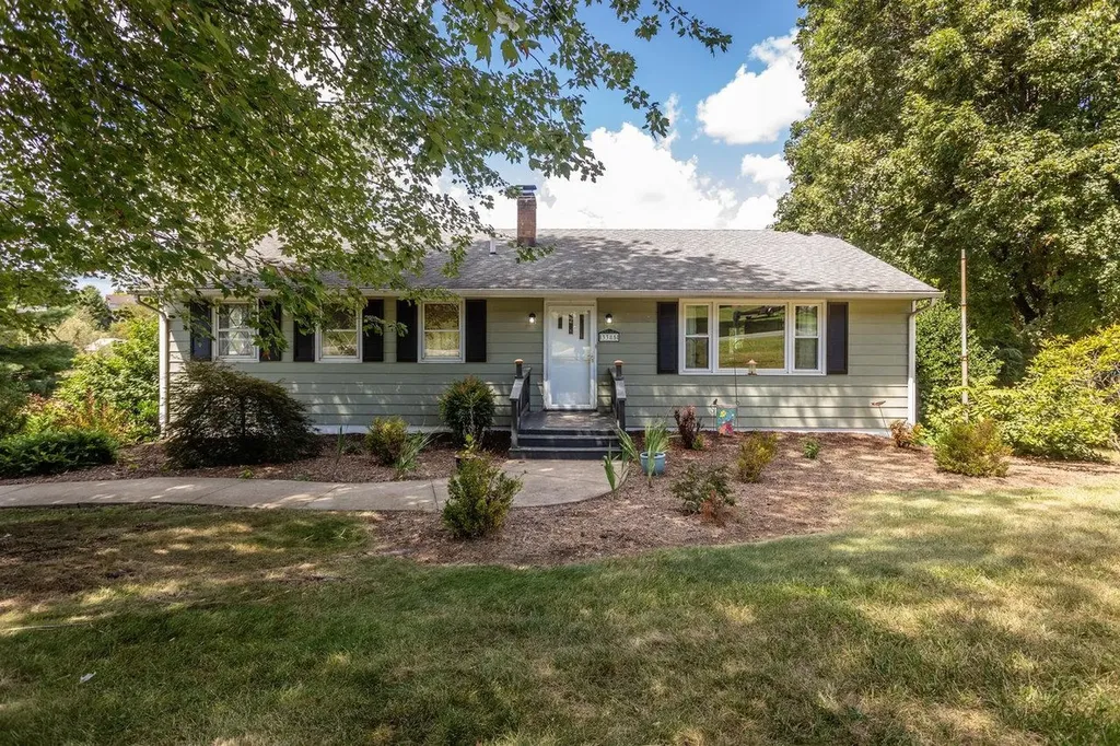 3385 Shen Lake Drive Rockingham VA 22801