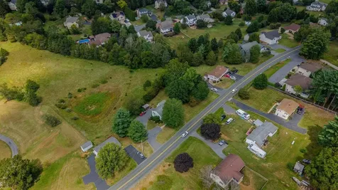 3385 Shen Lake Drive Rockingham VA 22801