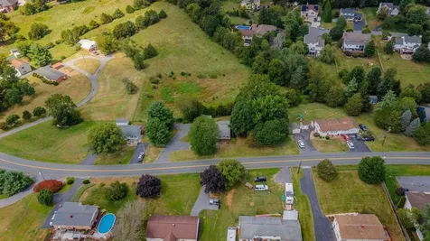 3385 Shen Lake Drive Rockingham VA 22801