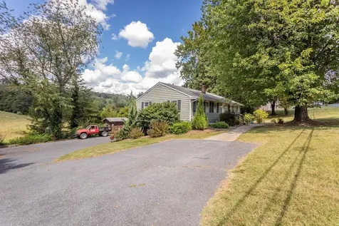 3385 Shen Lake Drive Rockingham VA 22801