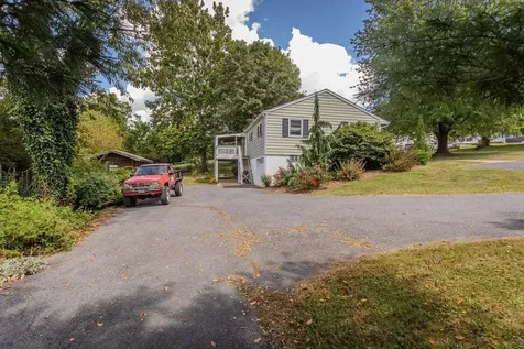 3385 Shen Lake Drive Rockingham VA 22801