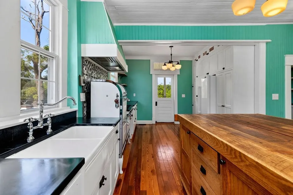 745 Albevanna Spring Road Scottsville VA 24590