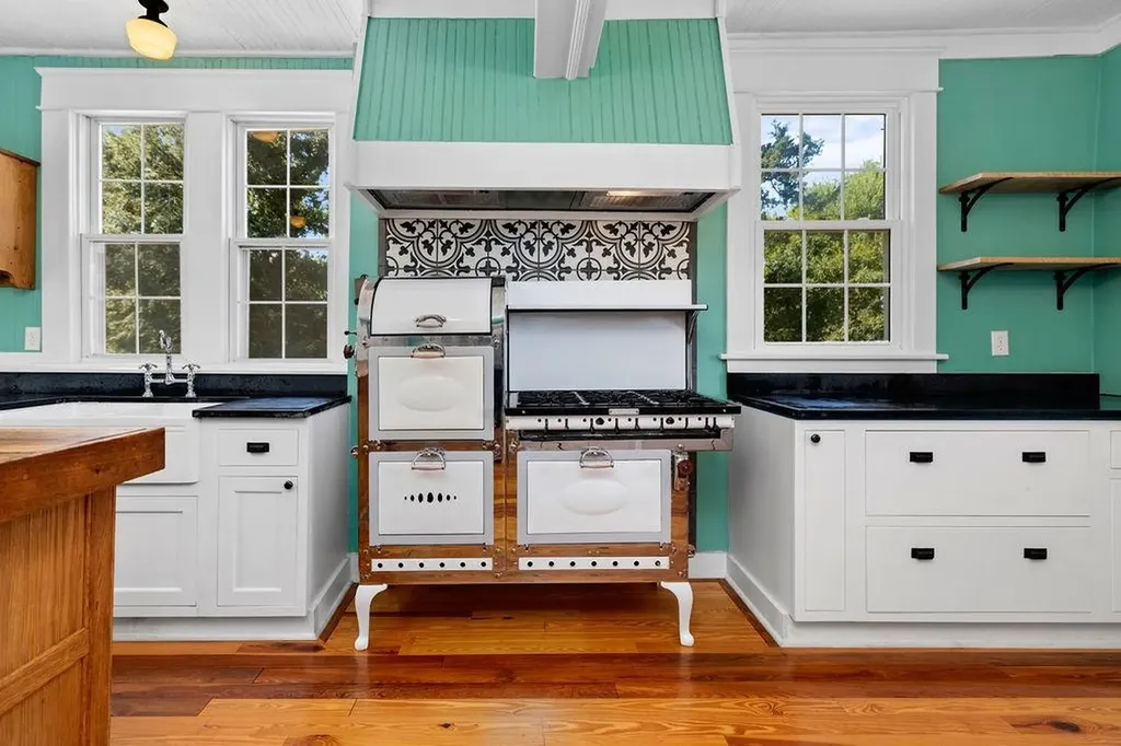 745 Albevanna Spring Road Scottsville VA 24590