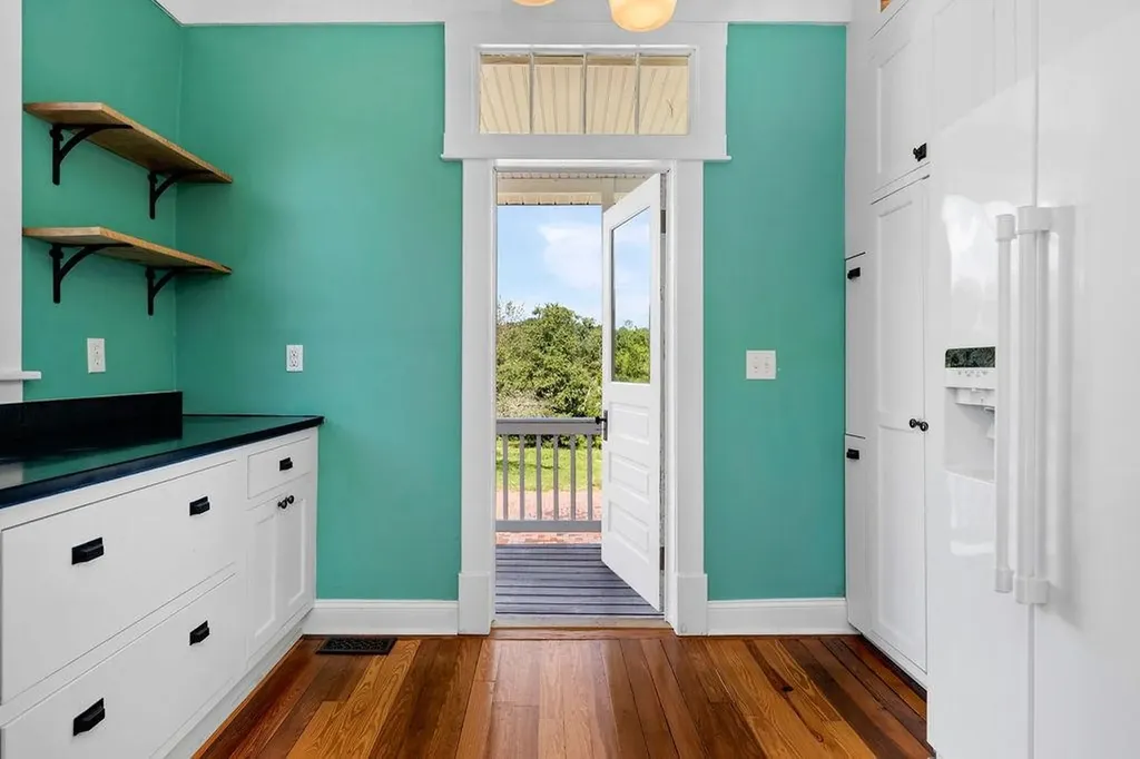 745 Albevanna Spring Road Scottsville VA 24590