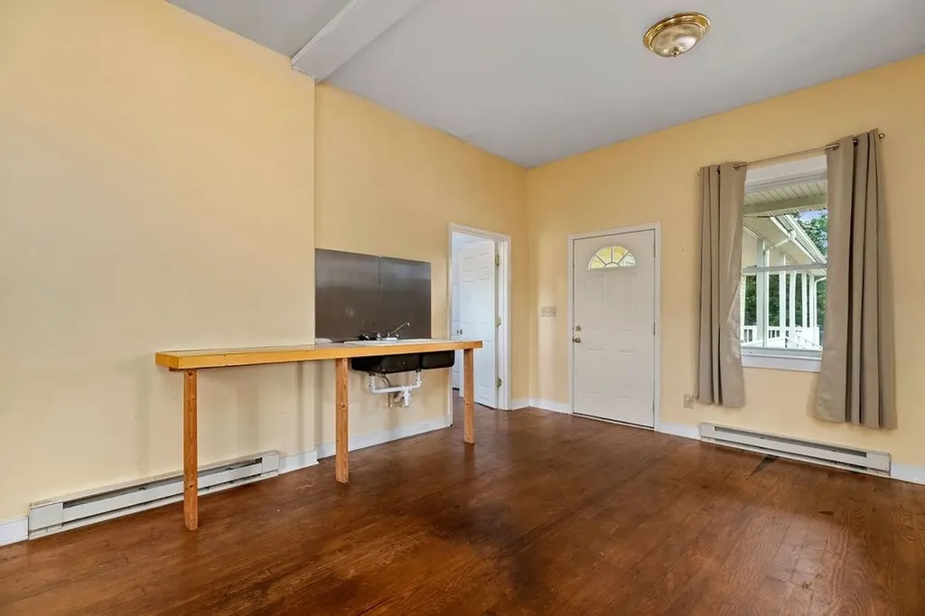 745 Albevanna Spring Road Scottsville VA 24590