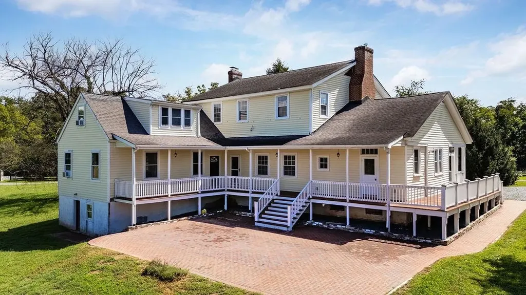 745 Albevanna Spring Road Scottsville VA 24590